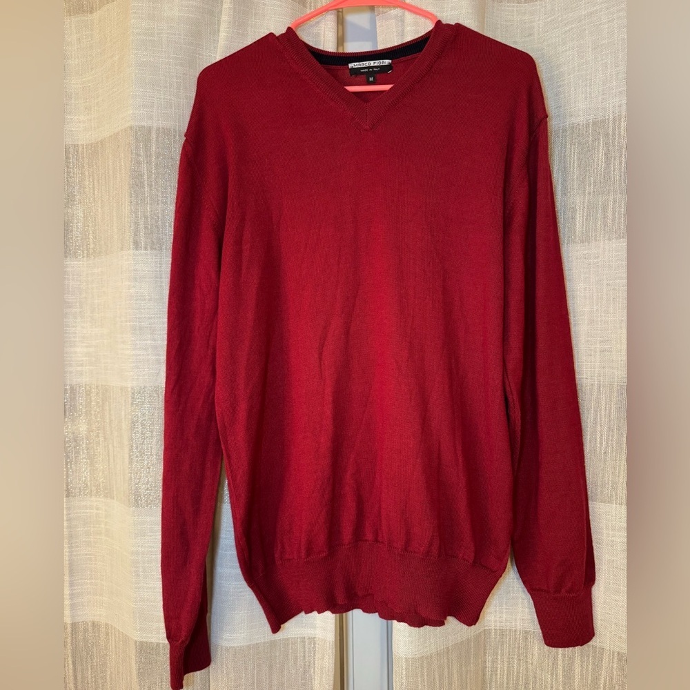 100% Merino Extrafine Wool Men’s Marco Fiori Classic Red V-Neck Sweater - Picture 4 of 6